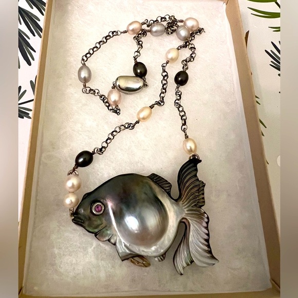 Costa Rican Handmade Pearl and Silver Fish necklace.NWOT. - Picture 3 of 4